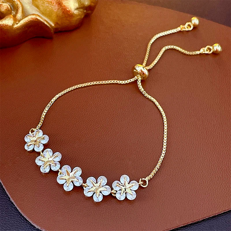 Exquisite Rhinestone Bracelet Ladies Fashion Stars Flower Charm Wristlet Bracelets Gold Color Adjustable Bangle Wedding Jewelry