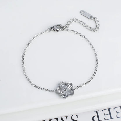 Light Luxury Stainless Steel Hot Sale Black and White Shell Five Leaf Flower Bracelet Simple Woman Fashion Daily Party Jewelry C